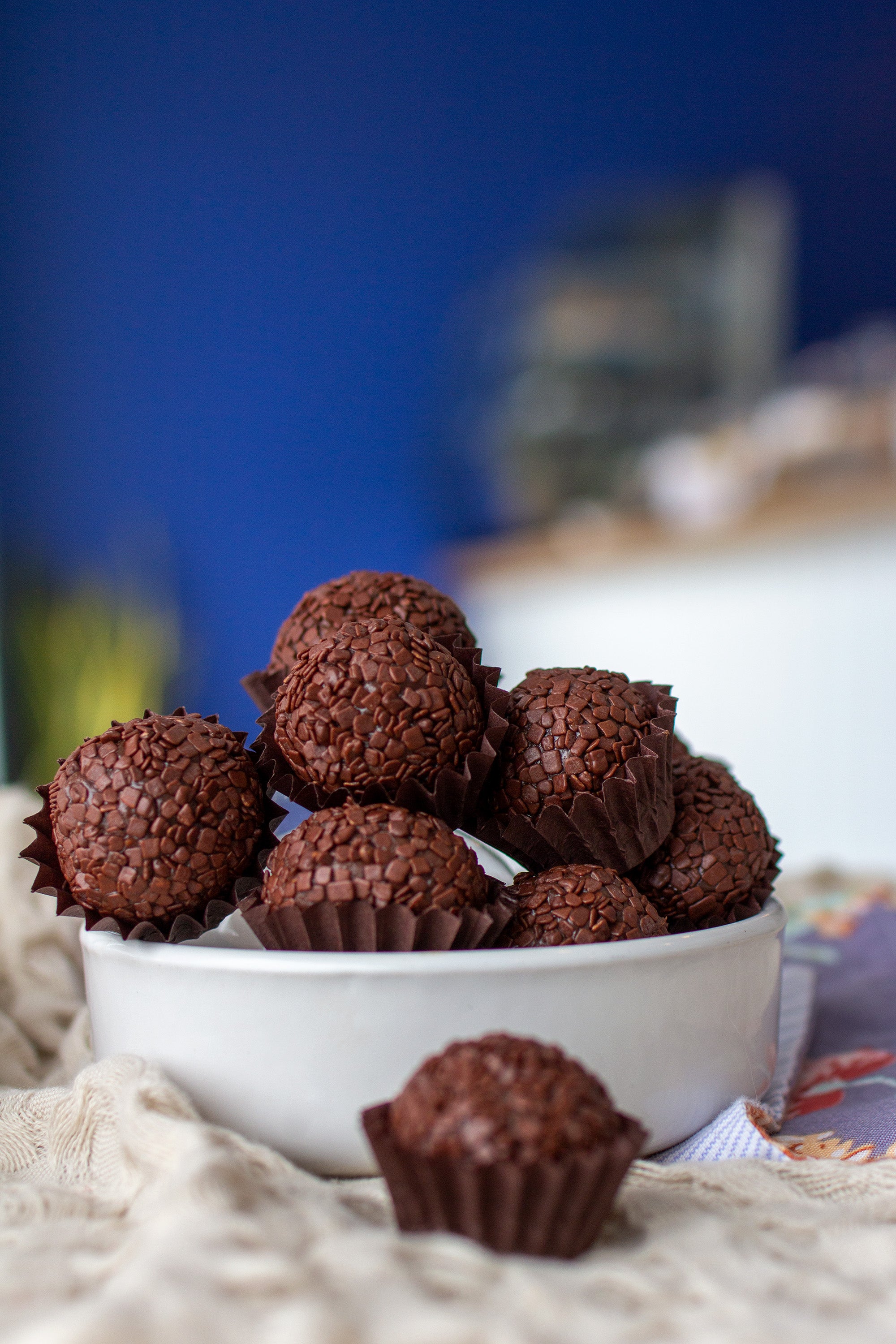 Boîte de Brigadeiros et Beijinhos (Chocolat et Noix de Coco) (24 unités)