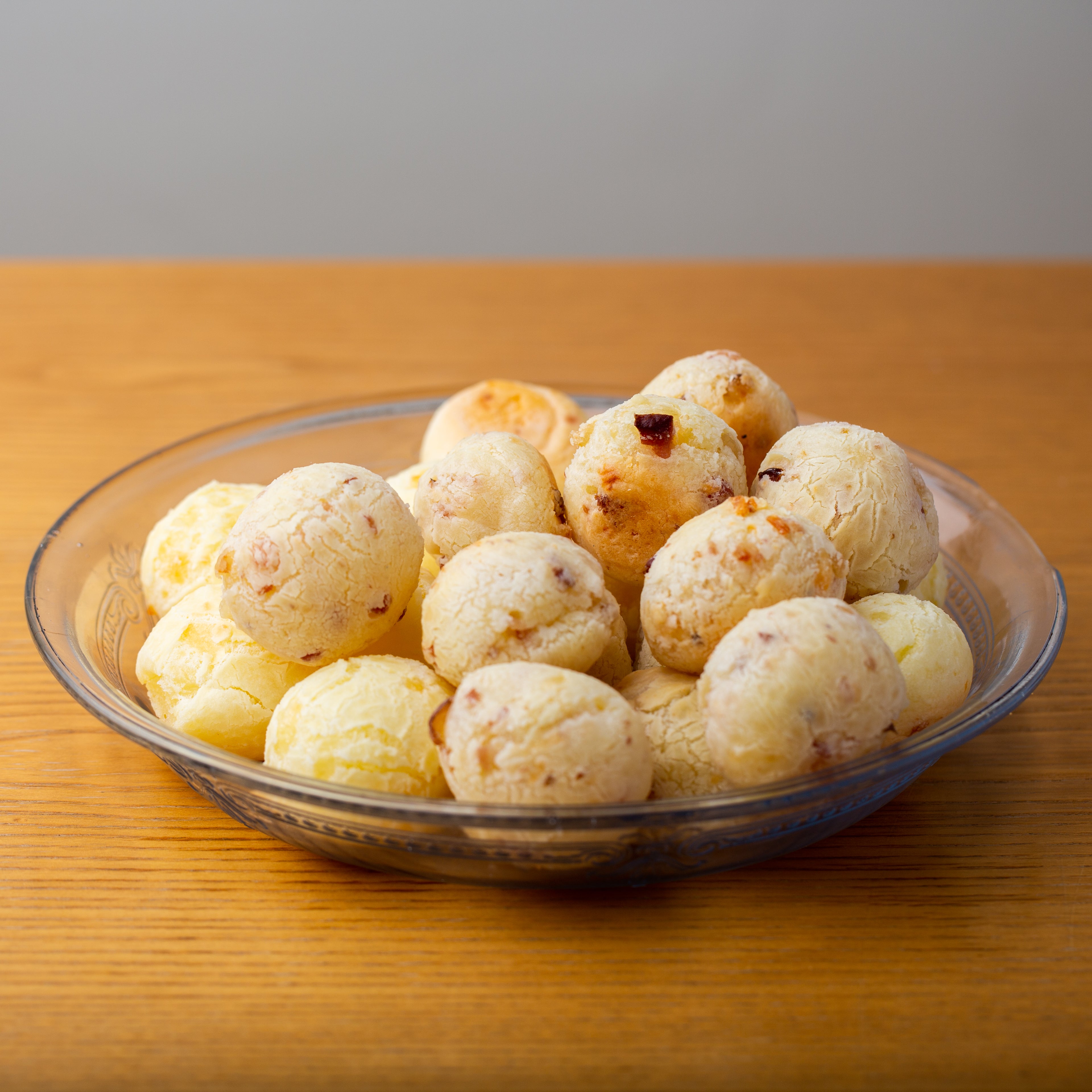 Pain au fromage et au bacon - Pão de queijo com bacon